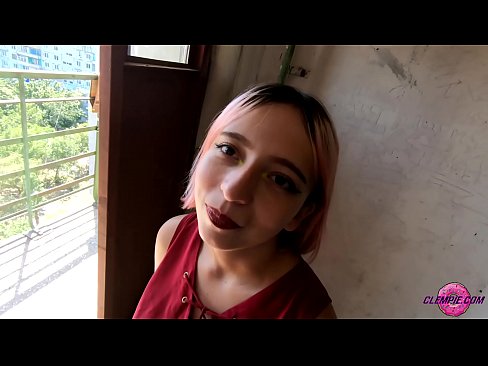 ❤️ Ikasle sentsuak arrotz bat zurrupatzen du kanpoaldean - Cum On His Face ❤️❌ Izorra %eu.sexygirlspics-com.ruan ﹏